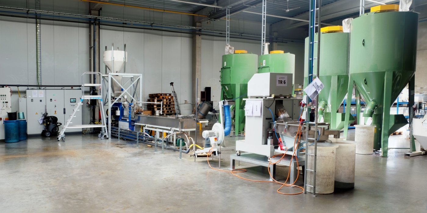 Optimalisatie van extrusielijn door samenwerking tussen ITALMASTER en PAMO Metaalconstructies & Engineering Optimalisatie van extrusielijn door samenwerking tussen ITALMASTER en PAMO Metaalconstructies & Engineering